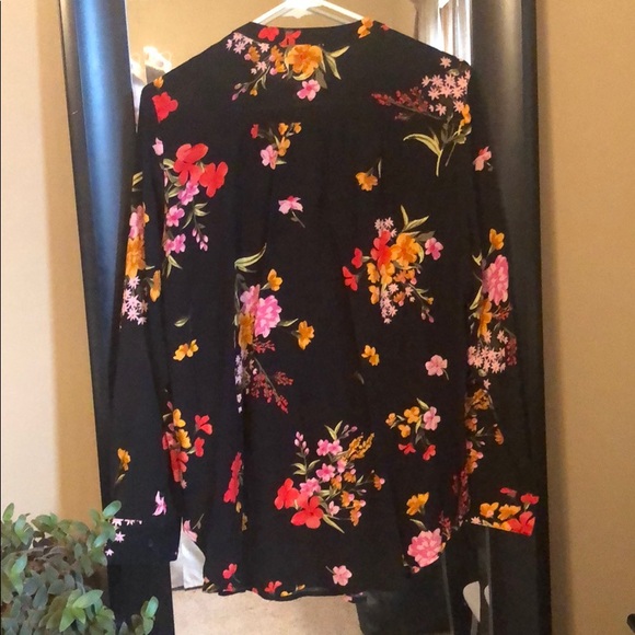 Blouse - Picture 2 of 3